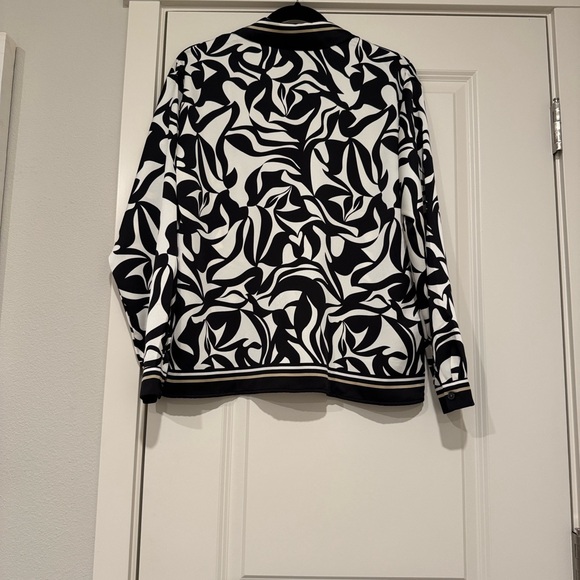 LOFT Black and White Patterned Blouse - Picture 3 of 5